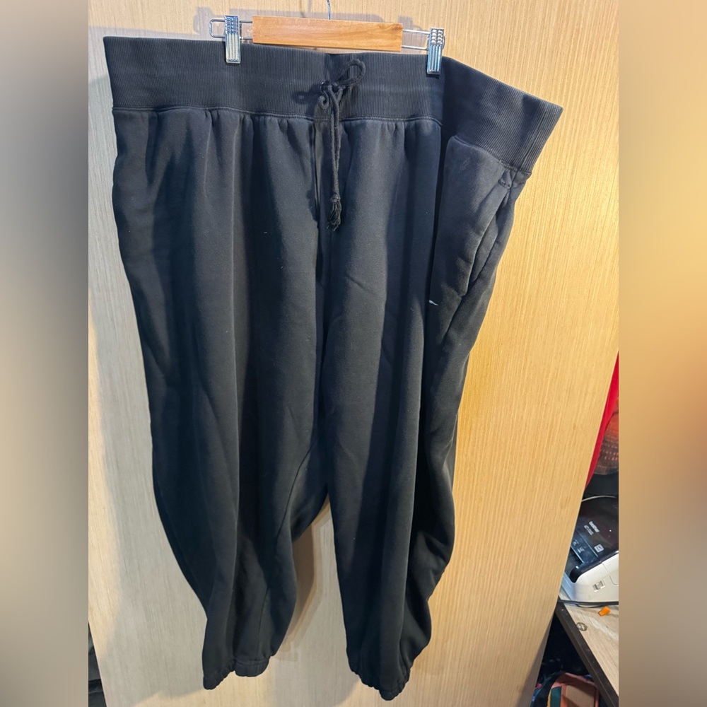 Women’s Nike Black Drawstring Cropped Joggers Size 4X